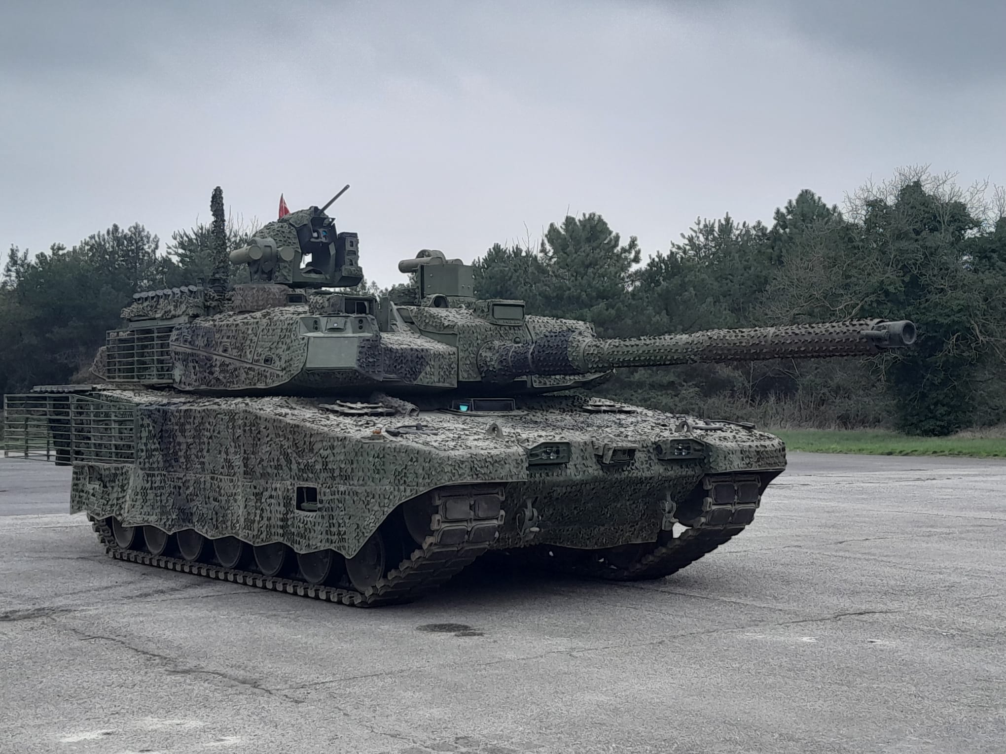 THE BEST TANK IN THE WORLD